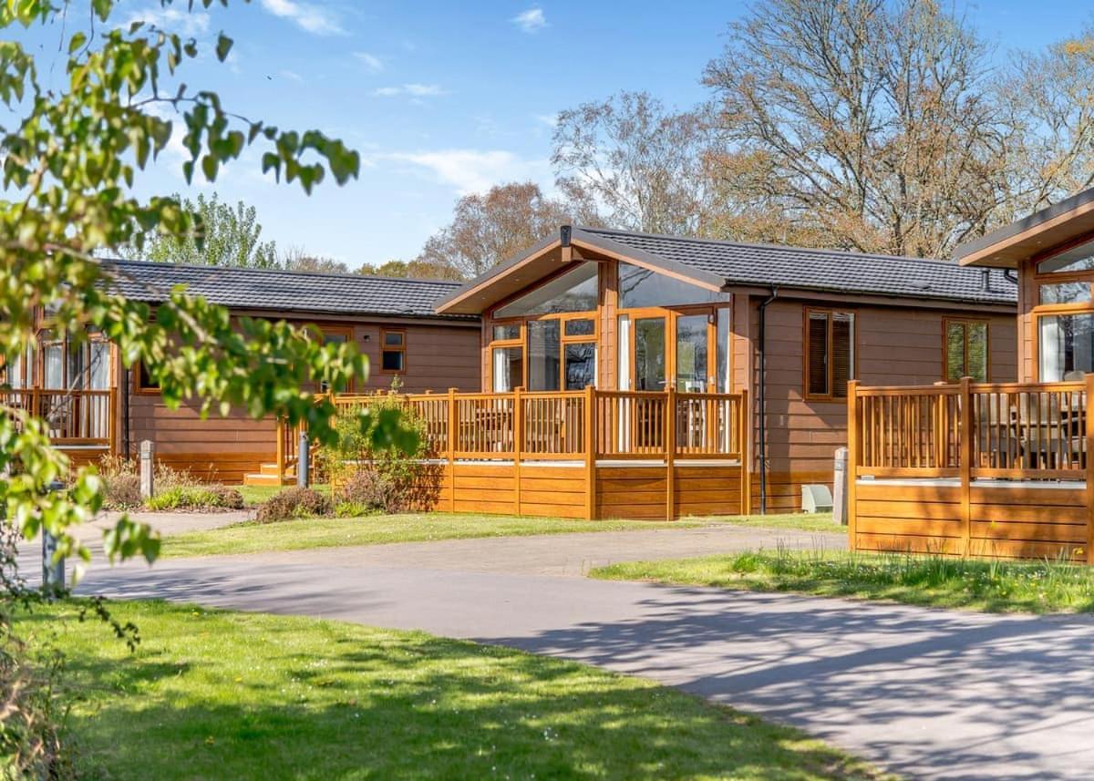 Lytchett Minster Wareham Forest Lodge Retreat מראה חיצוני תמונה